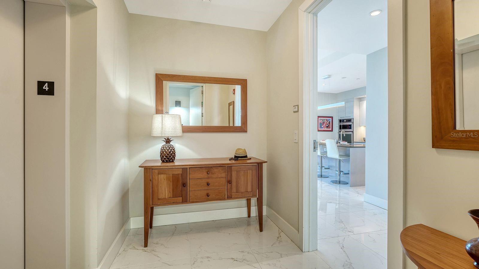 1155 Gulfstream Unit 401, Sarasota, FL 34236