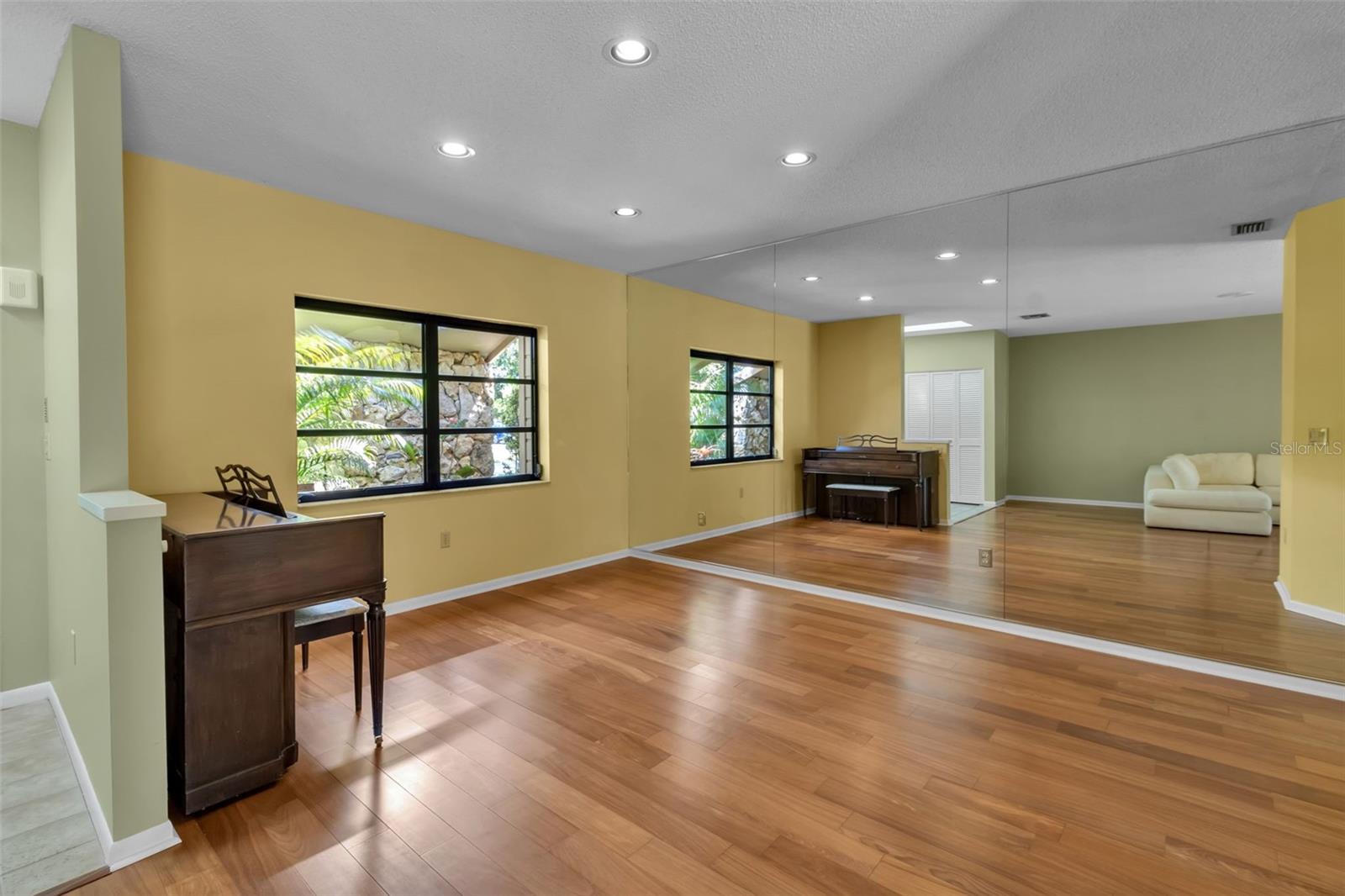 1732 Pine Harrier, Sarasota, FL 34231