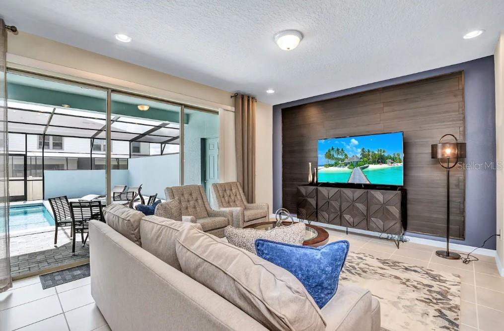 2407 Dubai, Kissimmee, FL 34747
