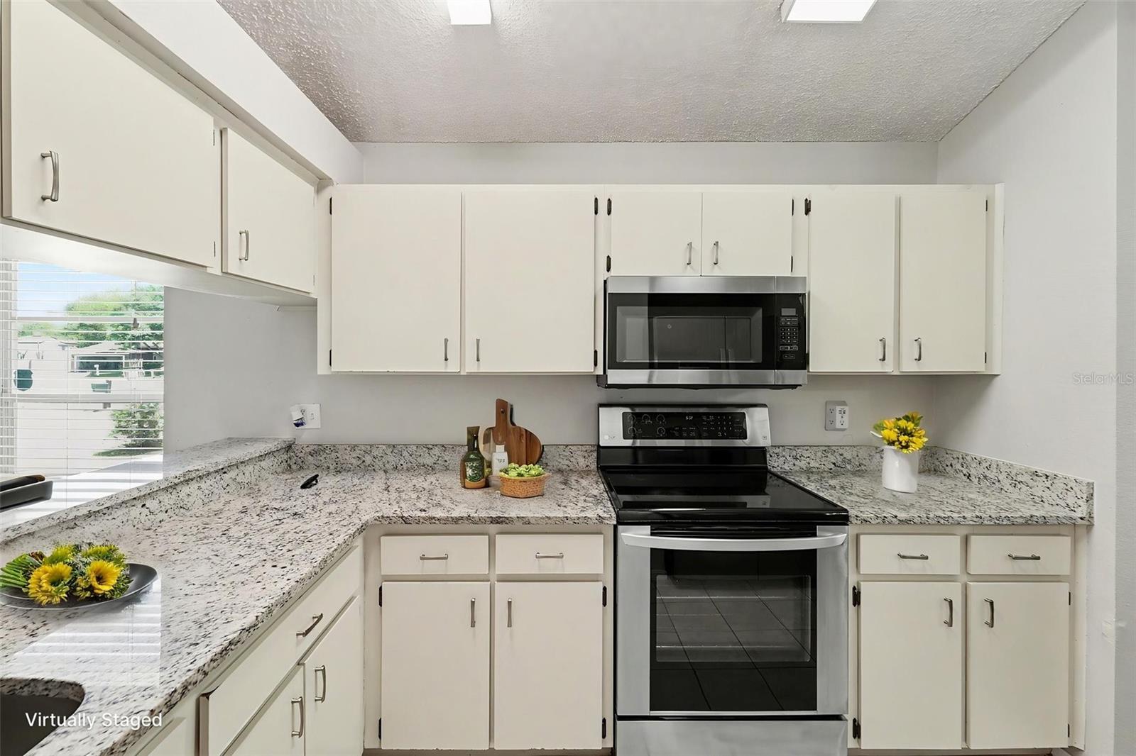 8710 Triple Oaks, Temple Terrace, FL 33637