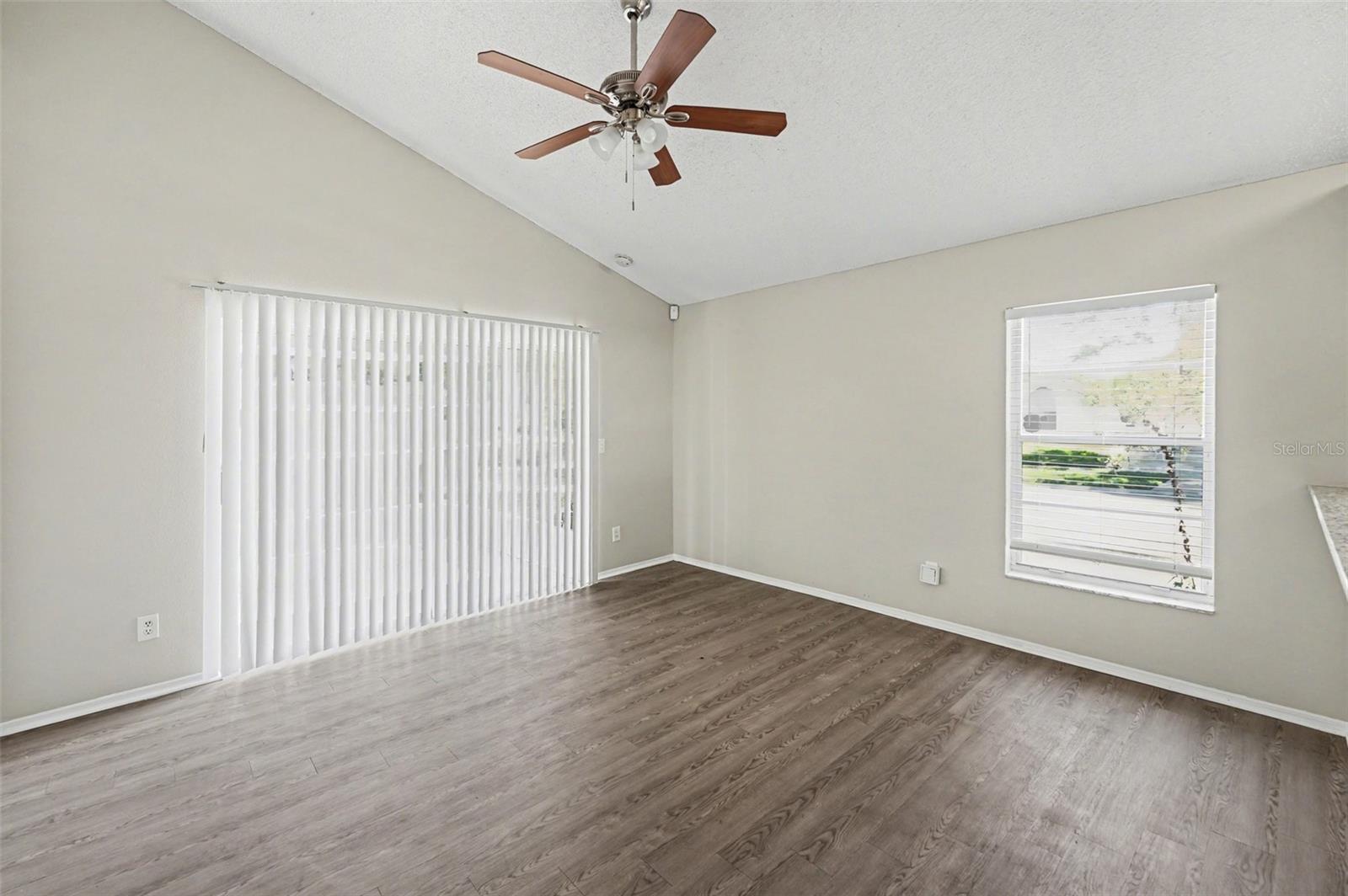 8710 Triple Oaks, Temple Terrace, FL 33637