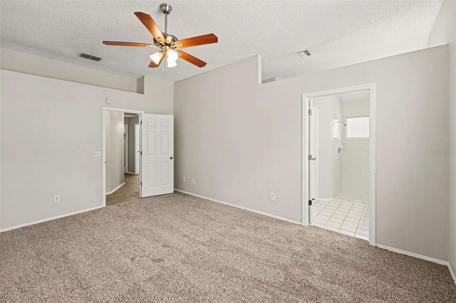8710 Triple Oaks, Temple Terrace, FL 33637