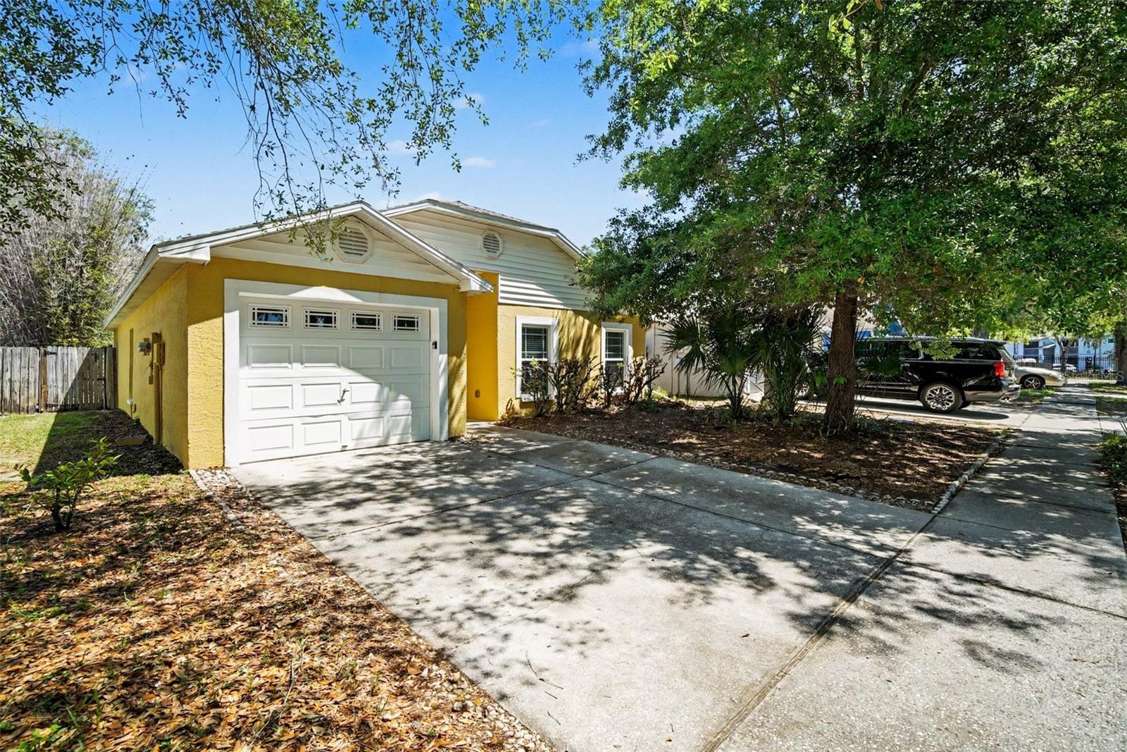 2424 Camden Oaks, Valrico, FL 33594
