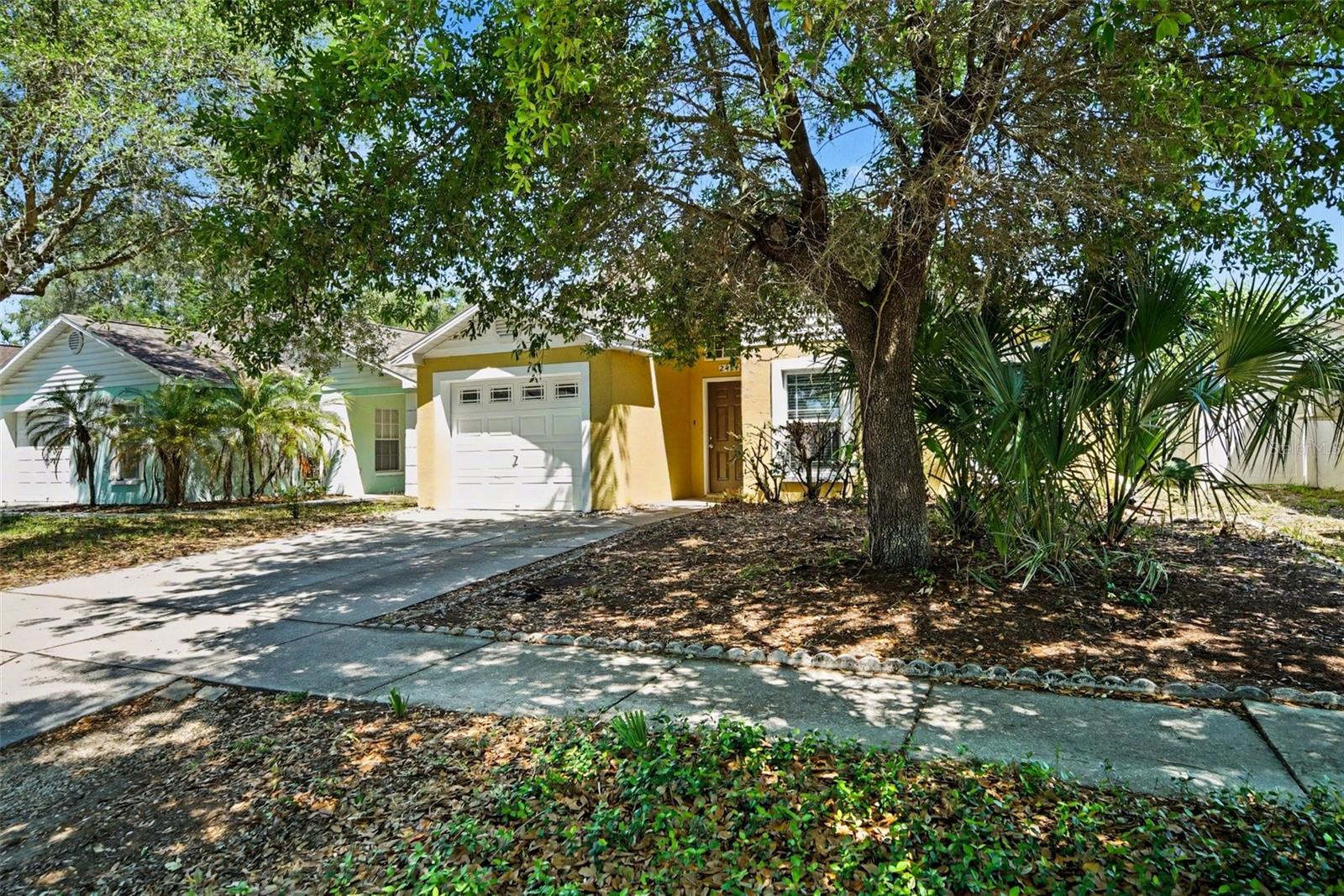 2424 Camden Oaks, Valrico, FL 33594