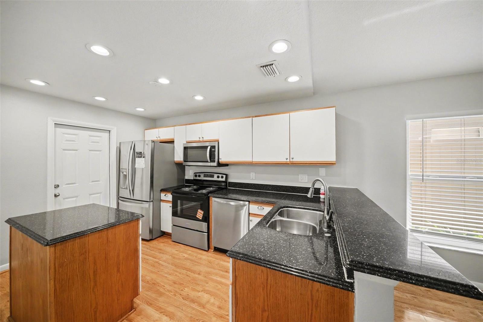 2424 Camden Oaks, Valrico, FL 33594