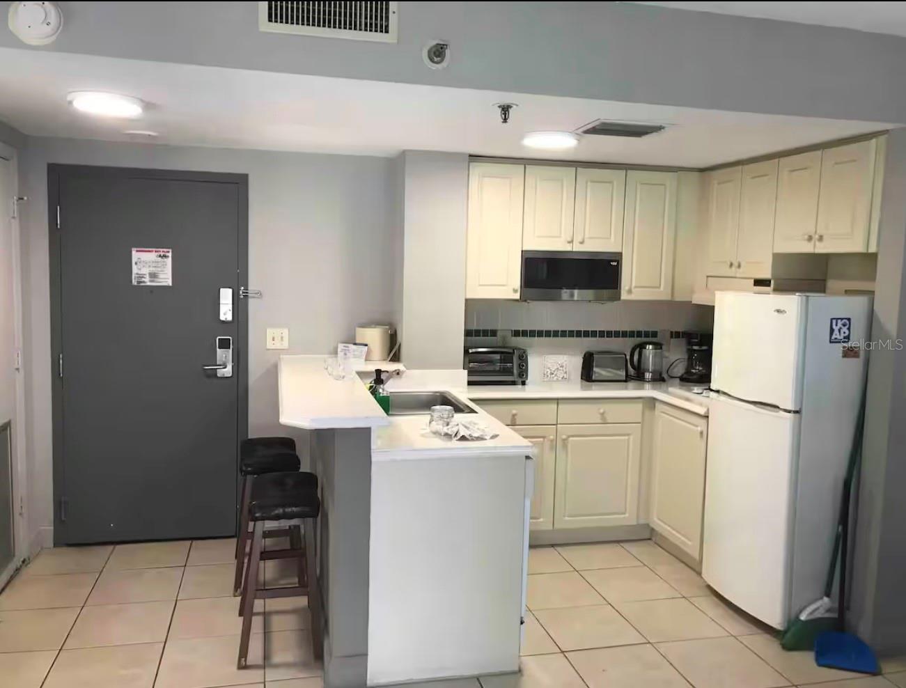 6165 Carrier Unit 2103, Orlando, FL 32819
