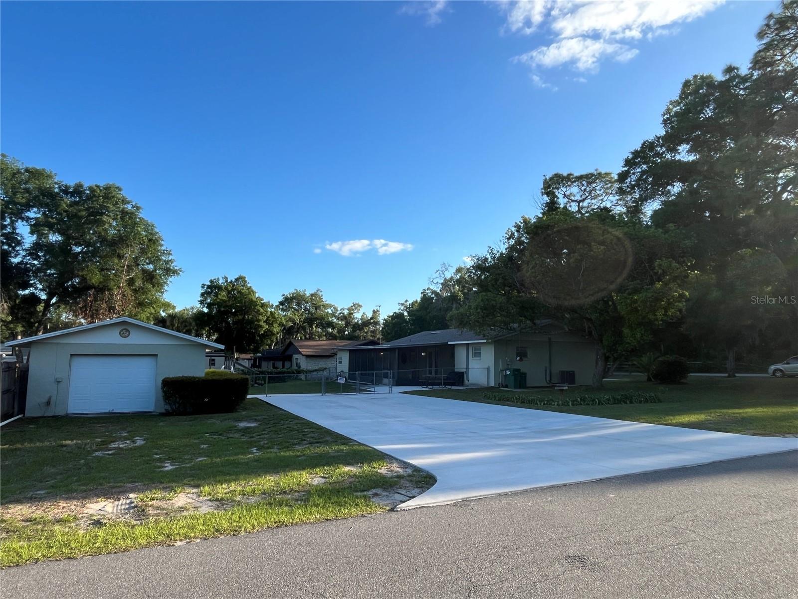 407 Poinsettia, Fruitland Park, FL 34731