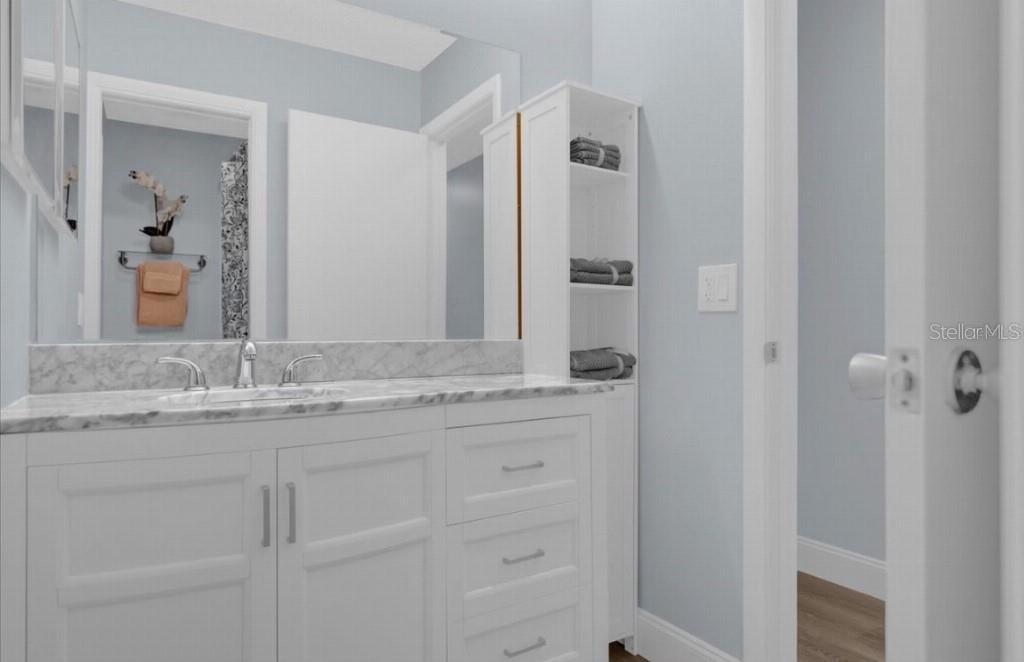 321 Bobby Jones Unit 321, Sarasota, FL 34232