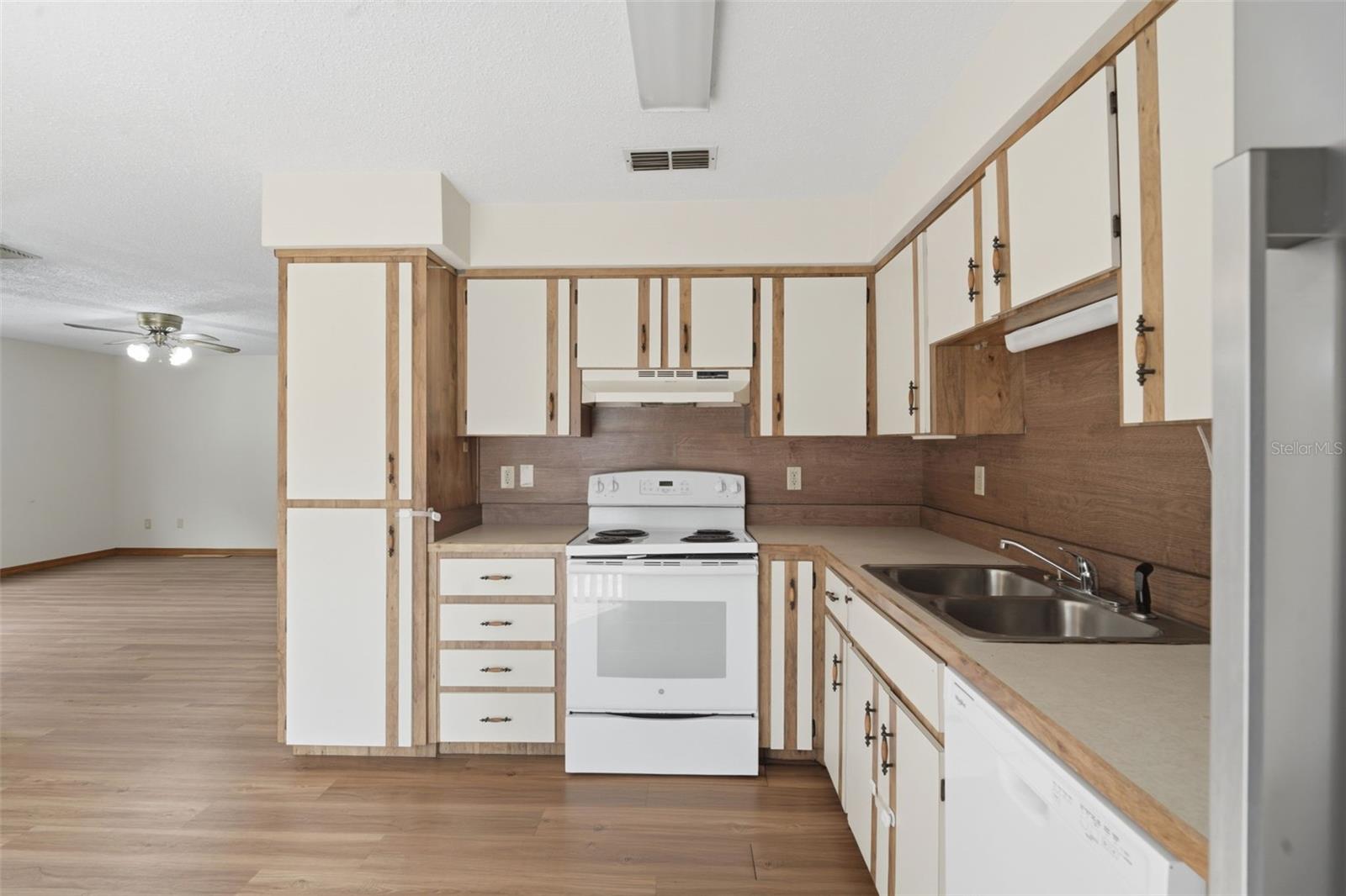 910 Big Tree Unit 202, South Daytona, FL 32119