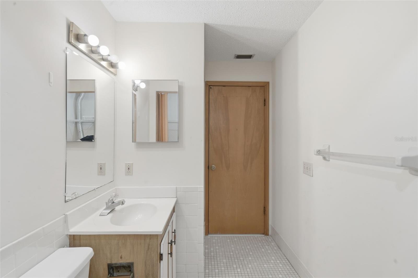 910 Big Tree Unit 202, South Daytona, FL 32119