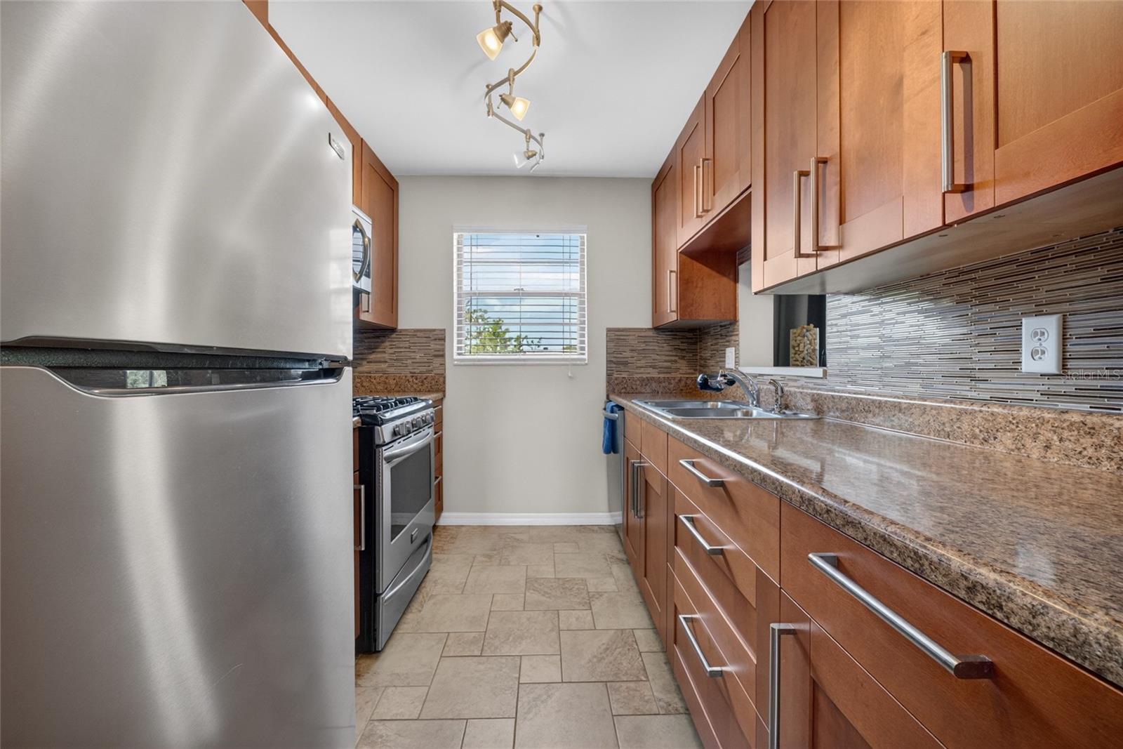 6080 80th Unit 409, St Petersburg, FL 33709