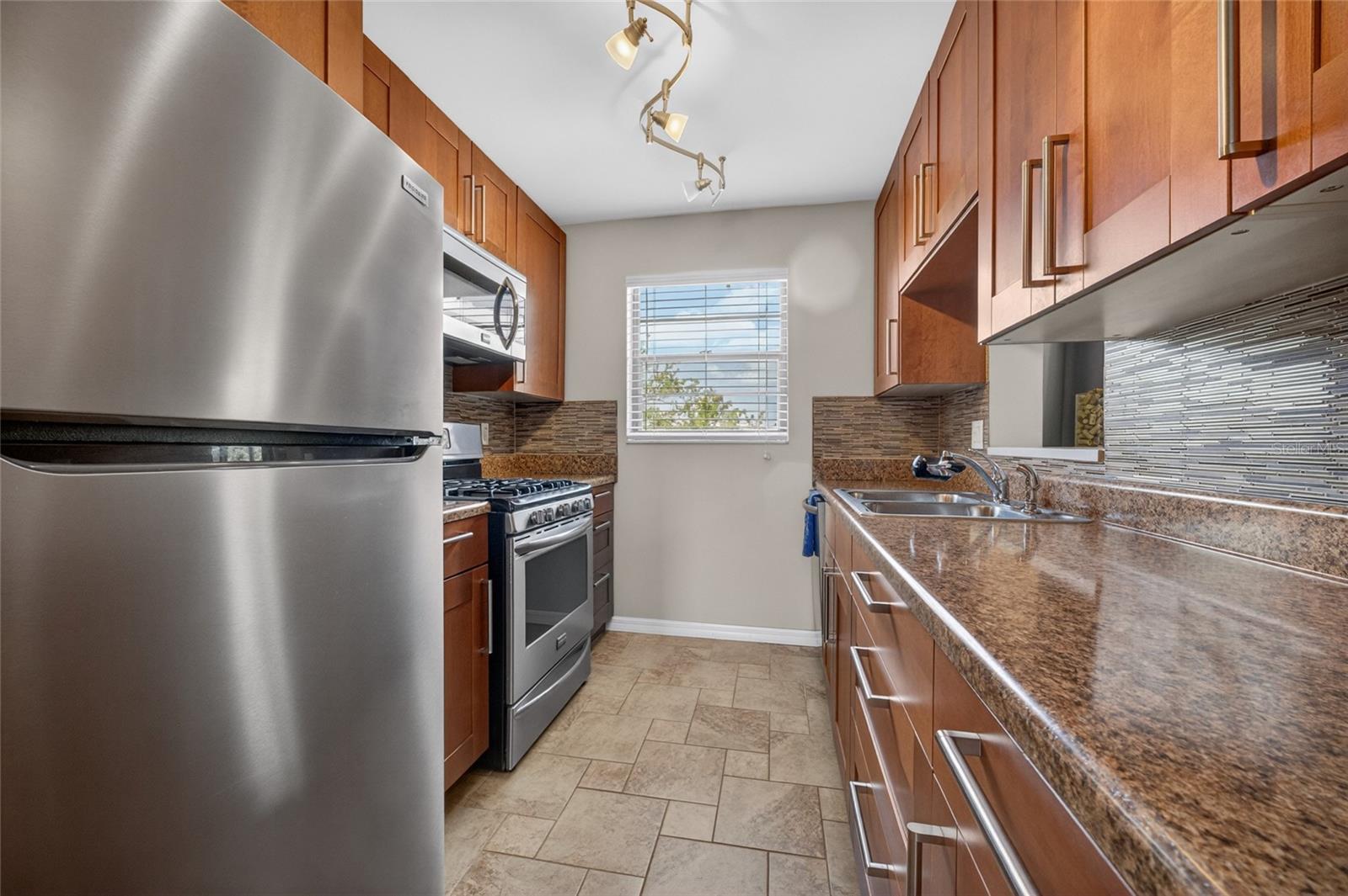 6080 80th Unit 409, St Petersburg, FL 33709