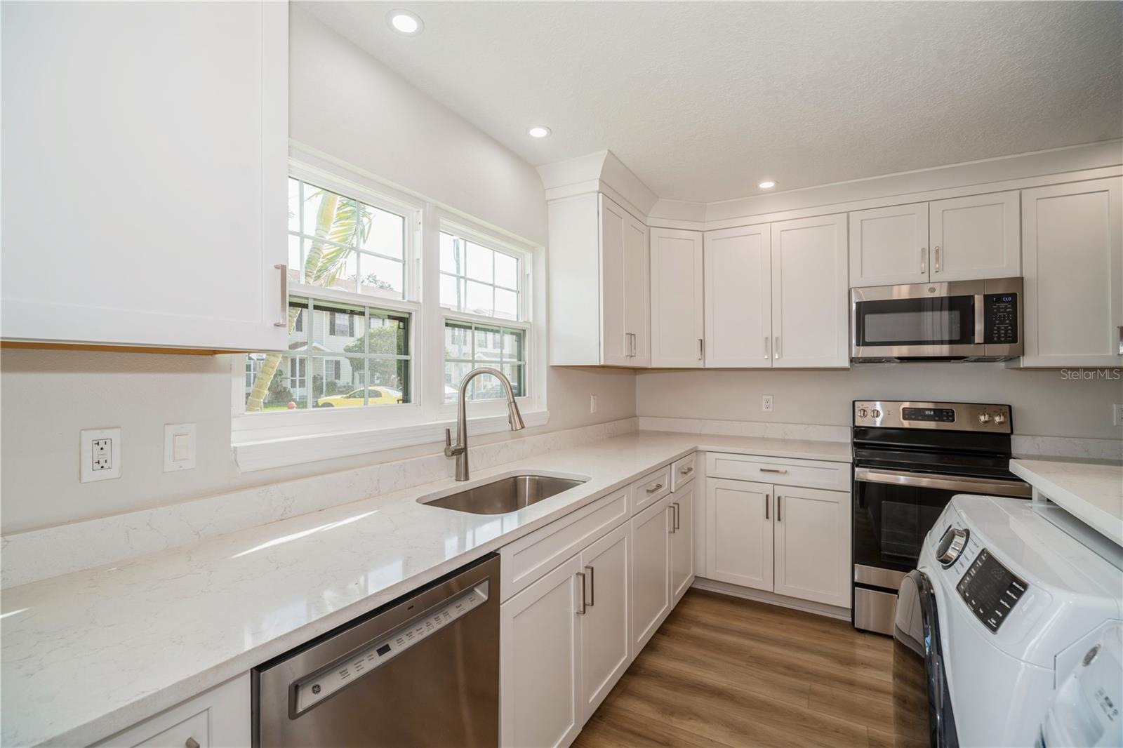 2018 Manor, Palm Bay, FL 32905