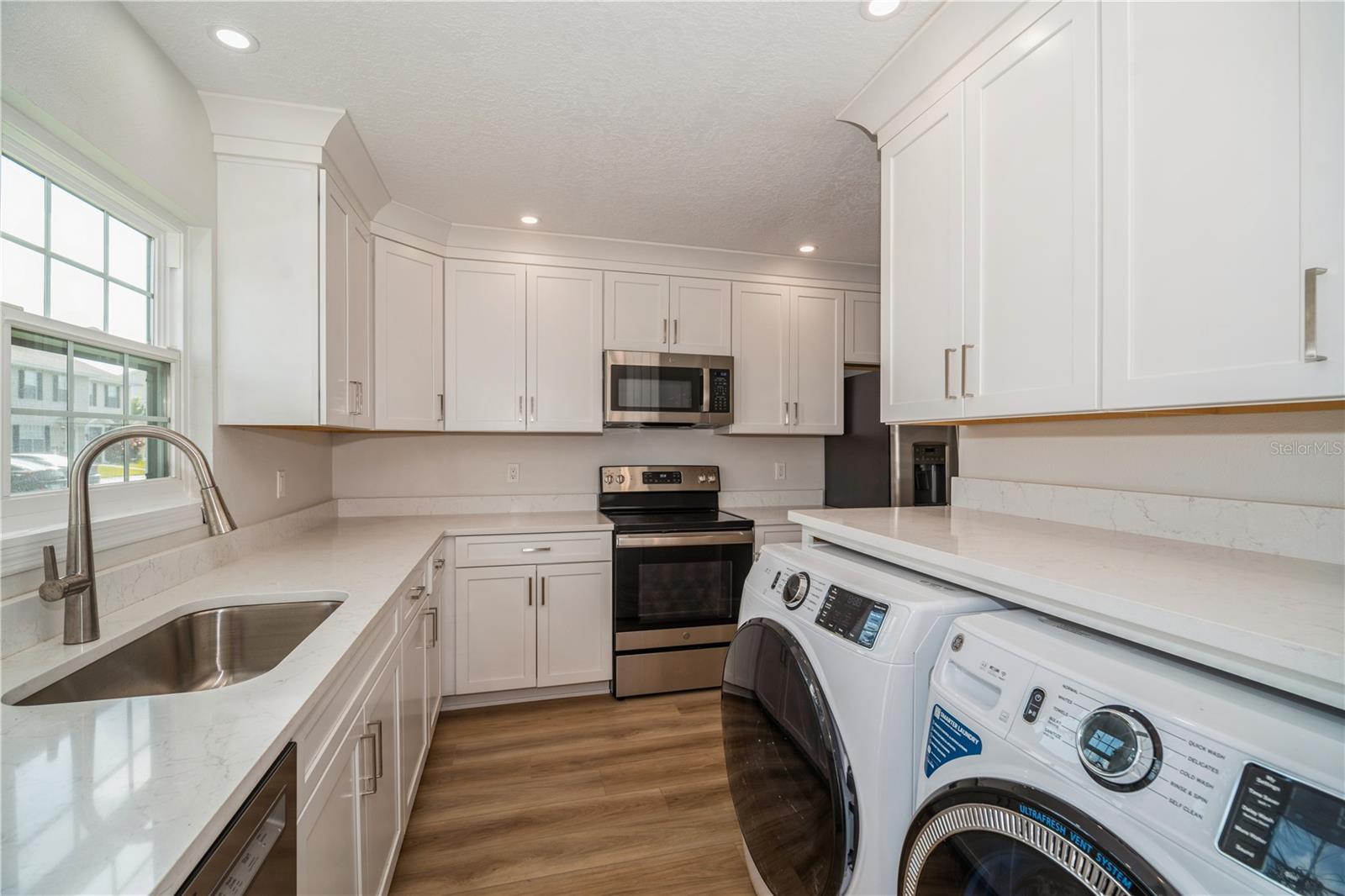 2018 Manor, Palm Bay, FL 32905