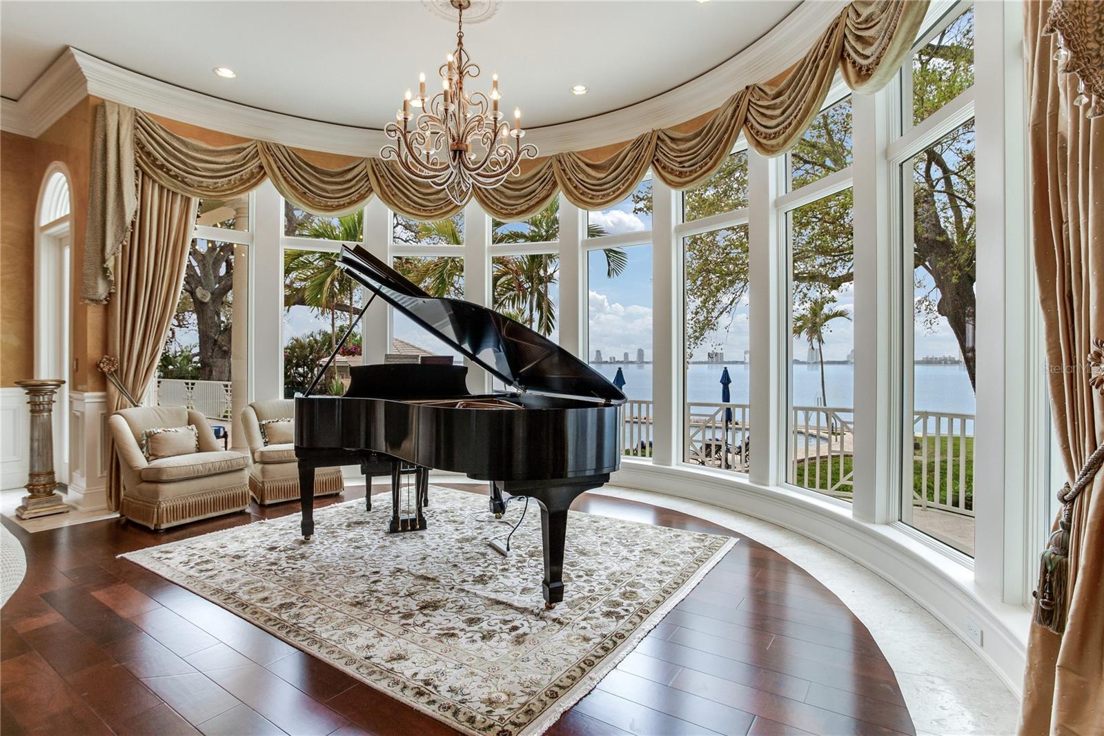 52 Ladoga, Tampa, FL 33606