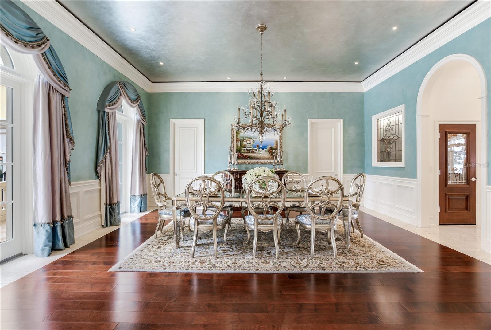 52 Ladoga, Tampa, FL 33606