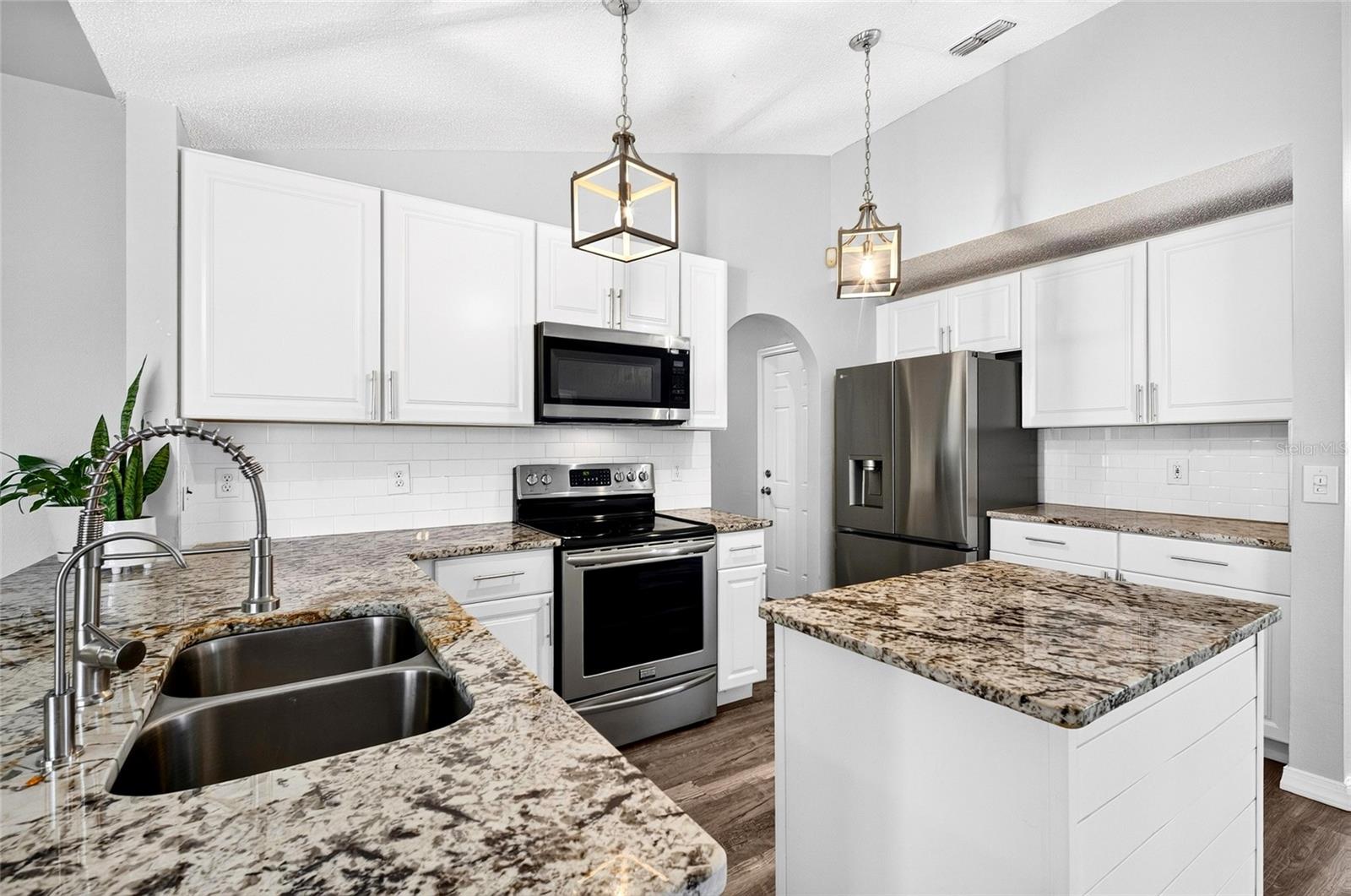718 Toulon, Kissimmee, FL 34759