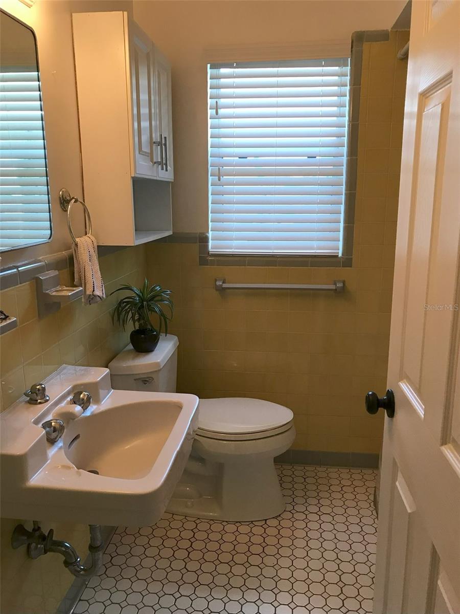 2165 Sunnyside, Sarasota, FL 34239