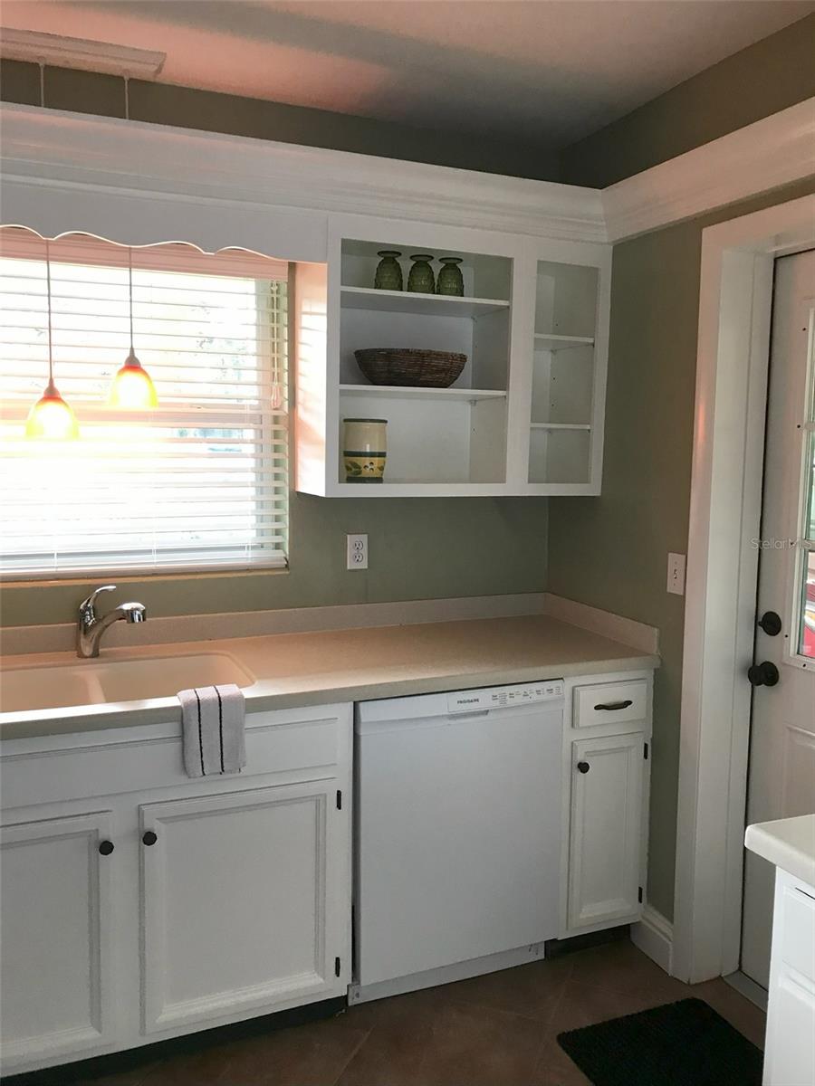 2165 Sunnyside, Sarasota, FL 34239