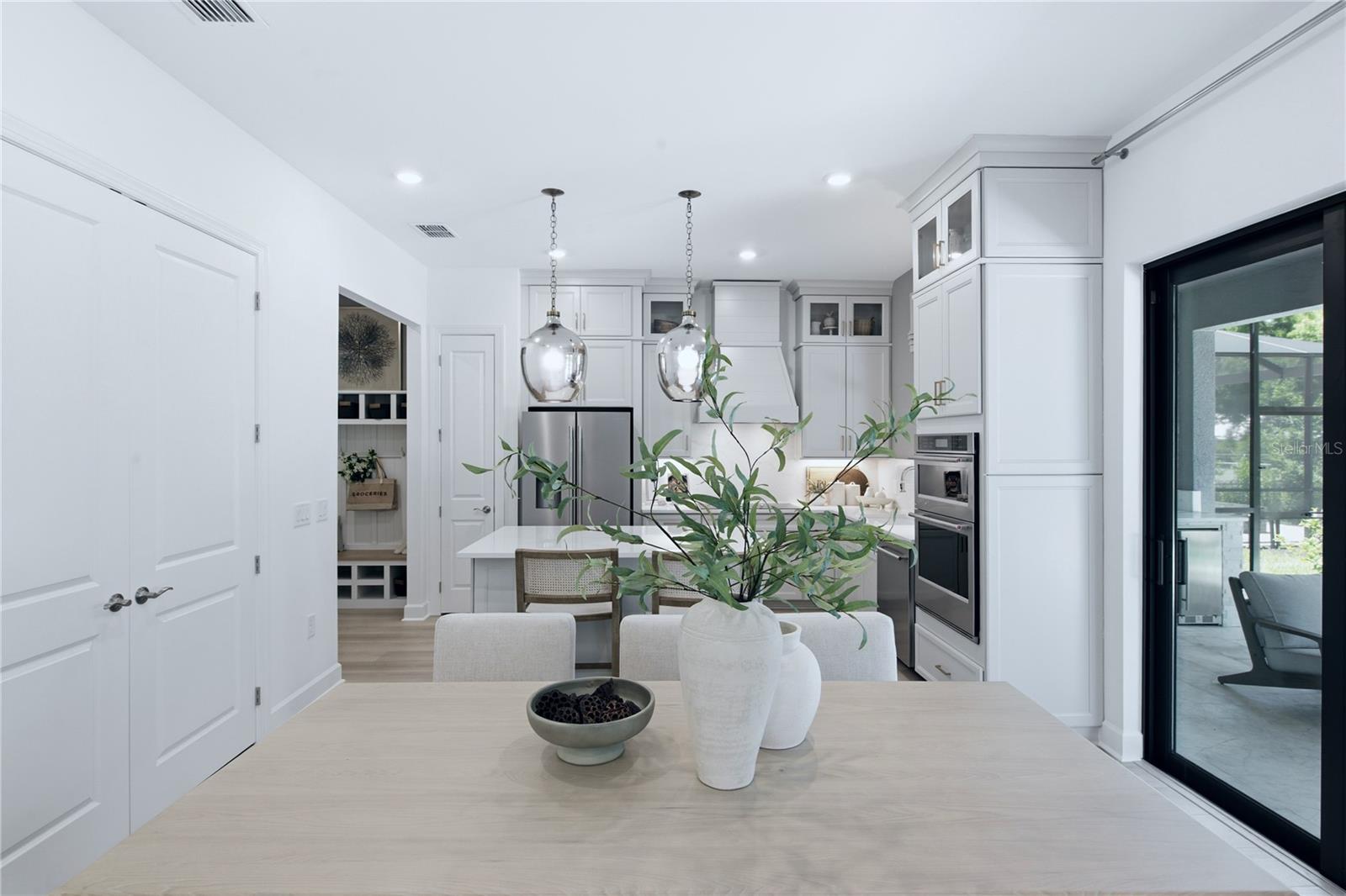 7444 Summer, Sarasota, FL 34231