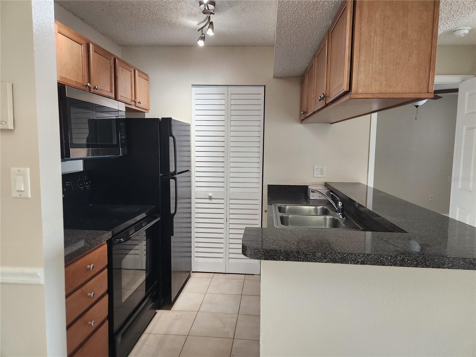 803 Lake Haven Unit 101, Brandon, FL 33511