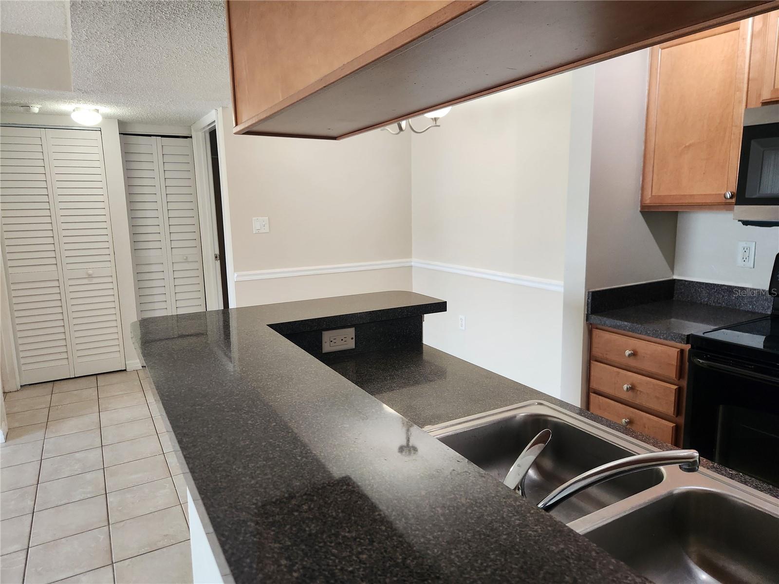 803 Lake Haven Unit 101, Brandon, FL 33511