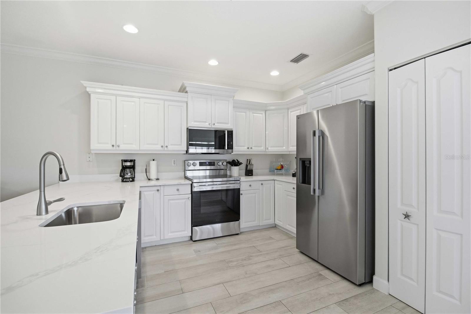 215 81st, Holmes Beach, FL 34217