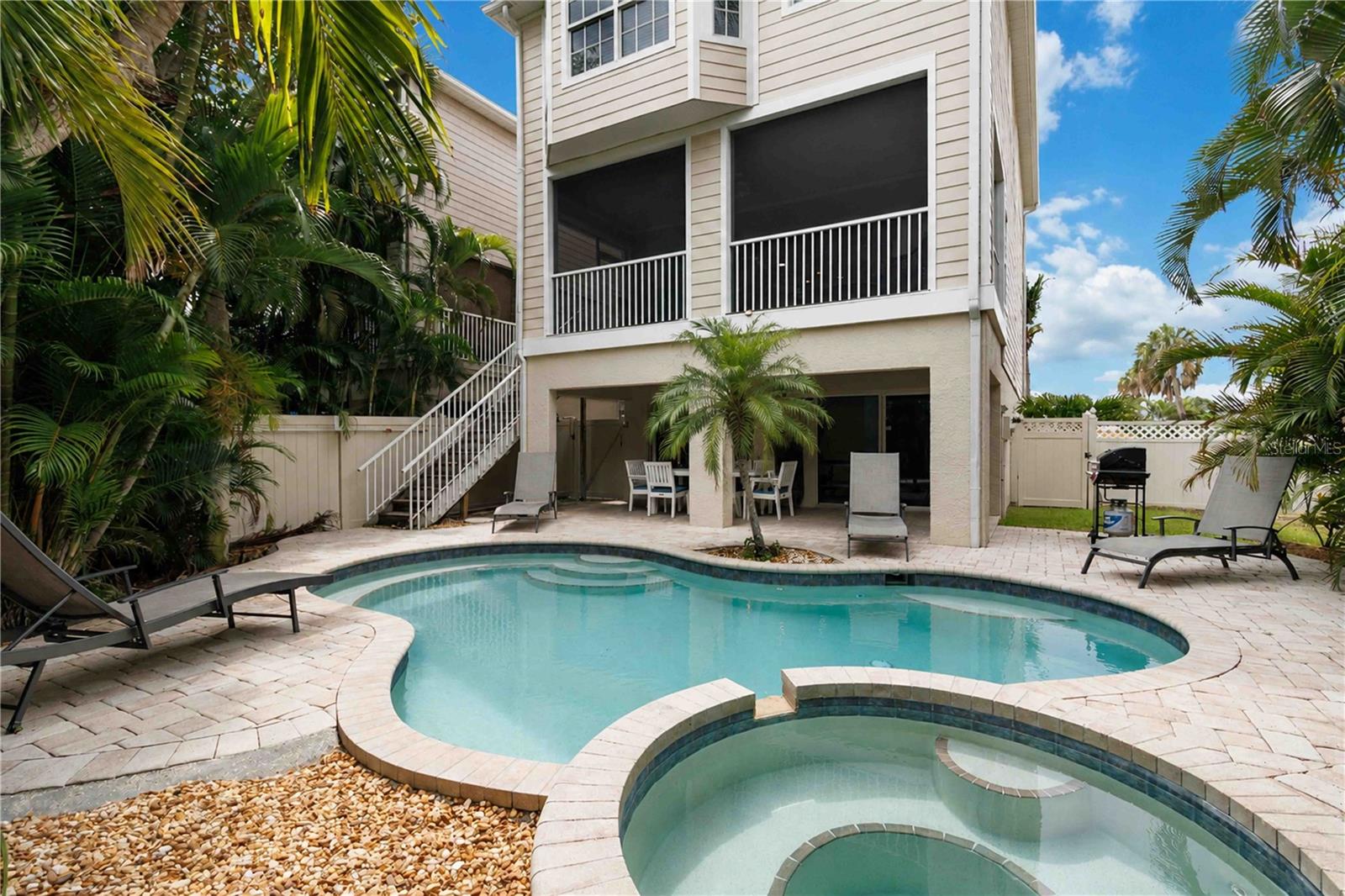 215 81st, Holmes Beach, FL 34217