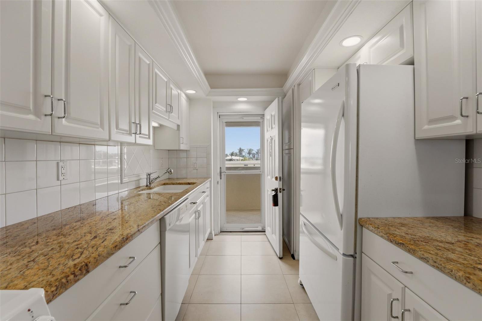 1150 Tarpon Center Unit 304, Venice, FL 34285
