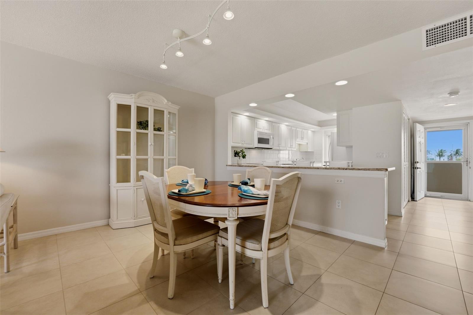 1150 Tarpon Center Unit 304, Venice, FL 34285