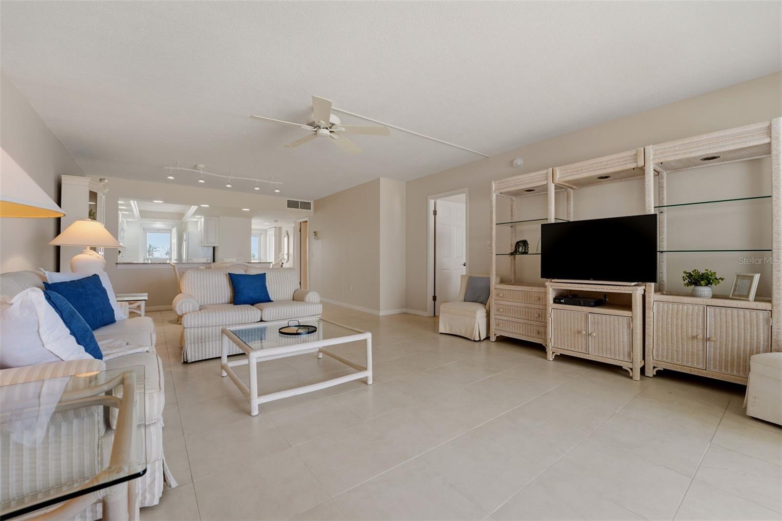 1150 Tarpon Center Unit 304, Venice, FL 34285