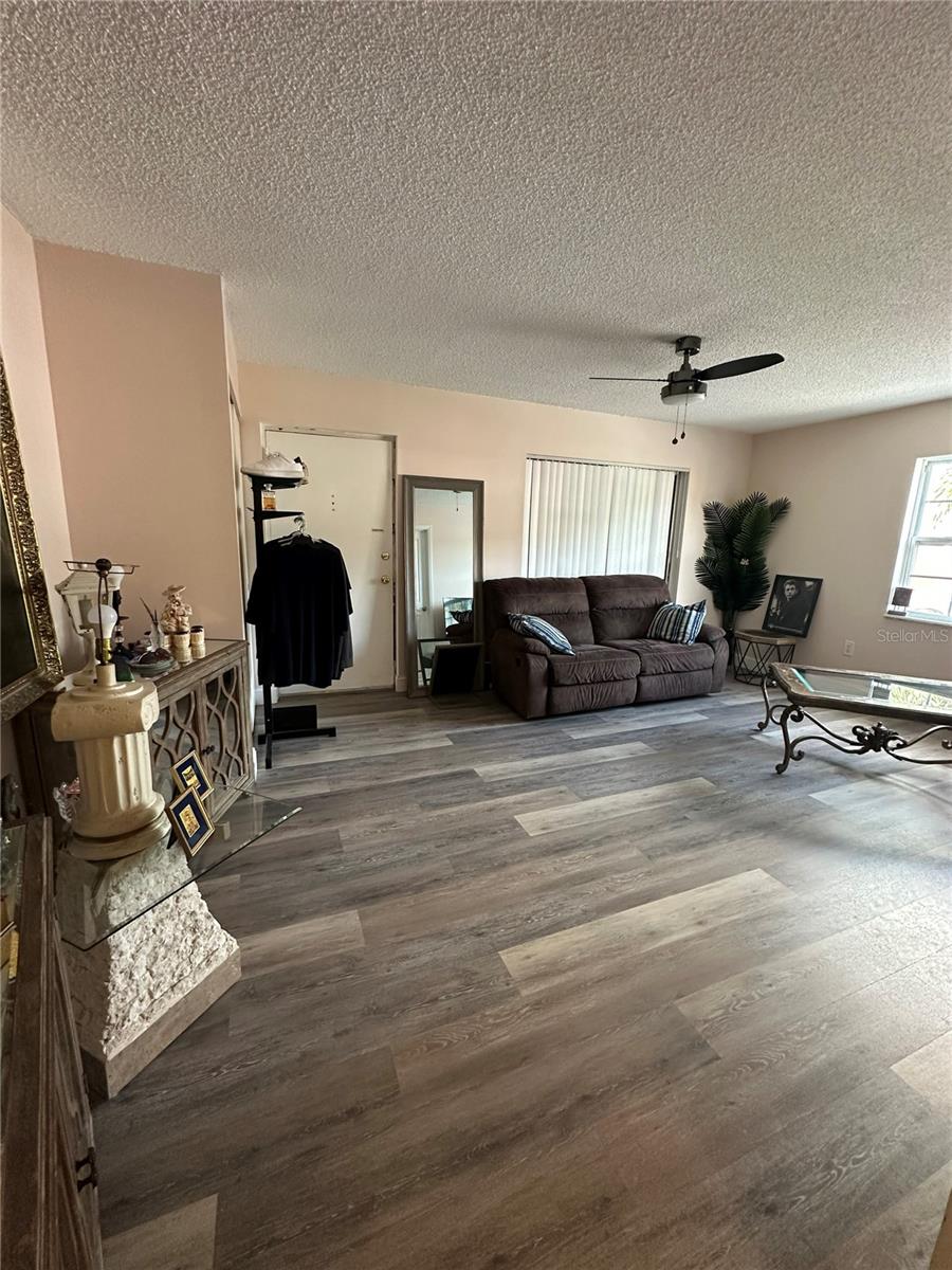 1084 82nd Unit 1084e, St Petersburg, FL 33702