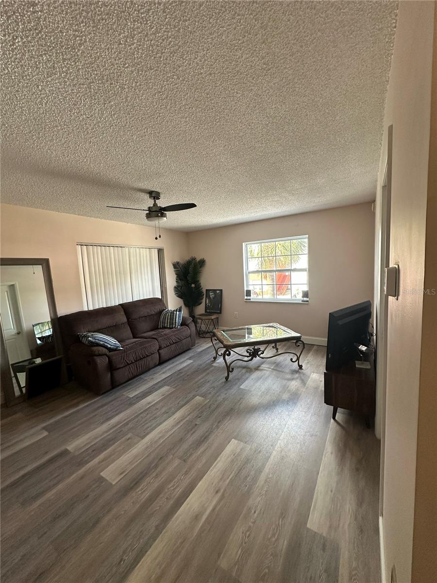 1084 82nd Unit 1084e, St Petersburg, FL 33702