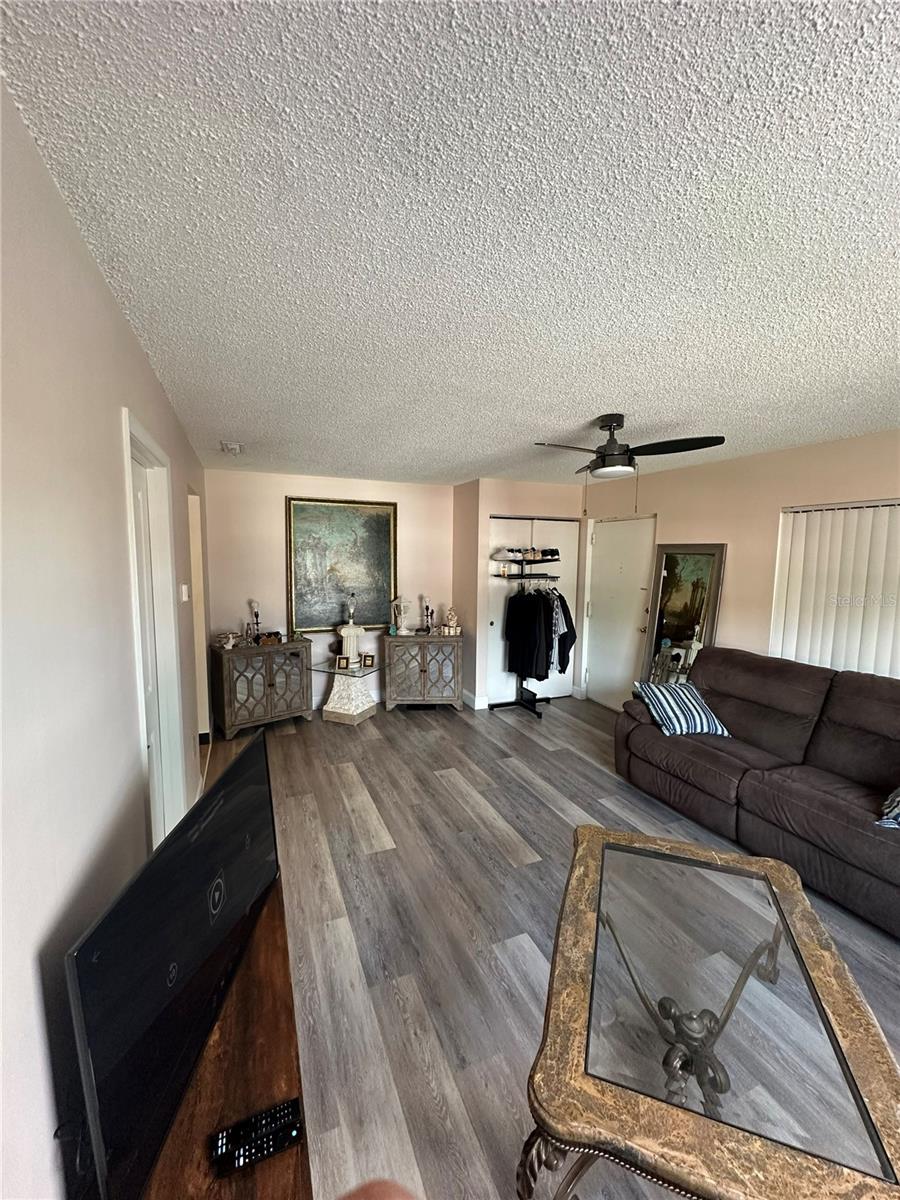 1084 82nd Unit 1084e, St Petersburg, FL 33702
