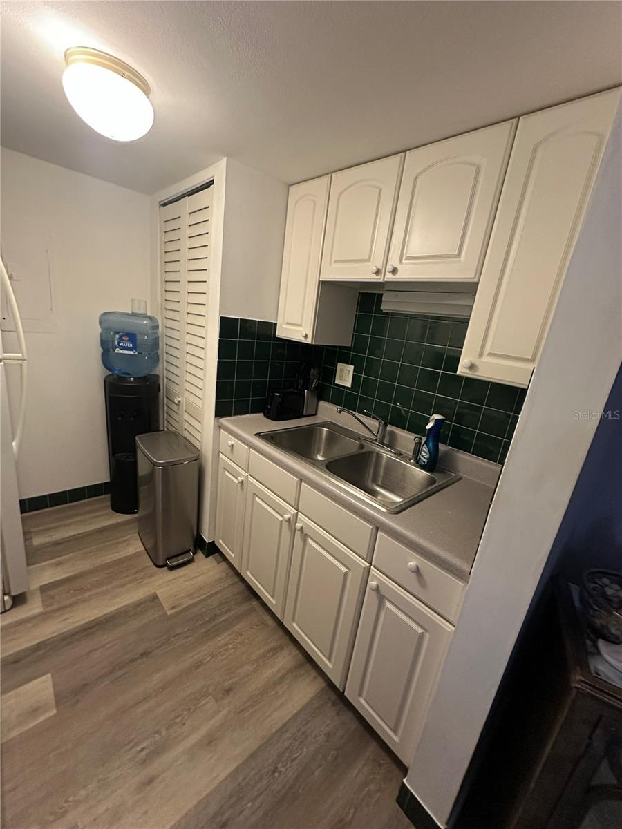 1084 82nd Unit 1084e, St Petersburg, FL 33702