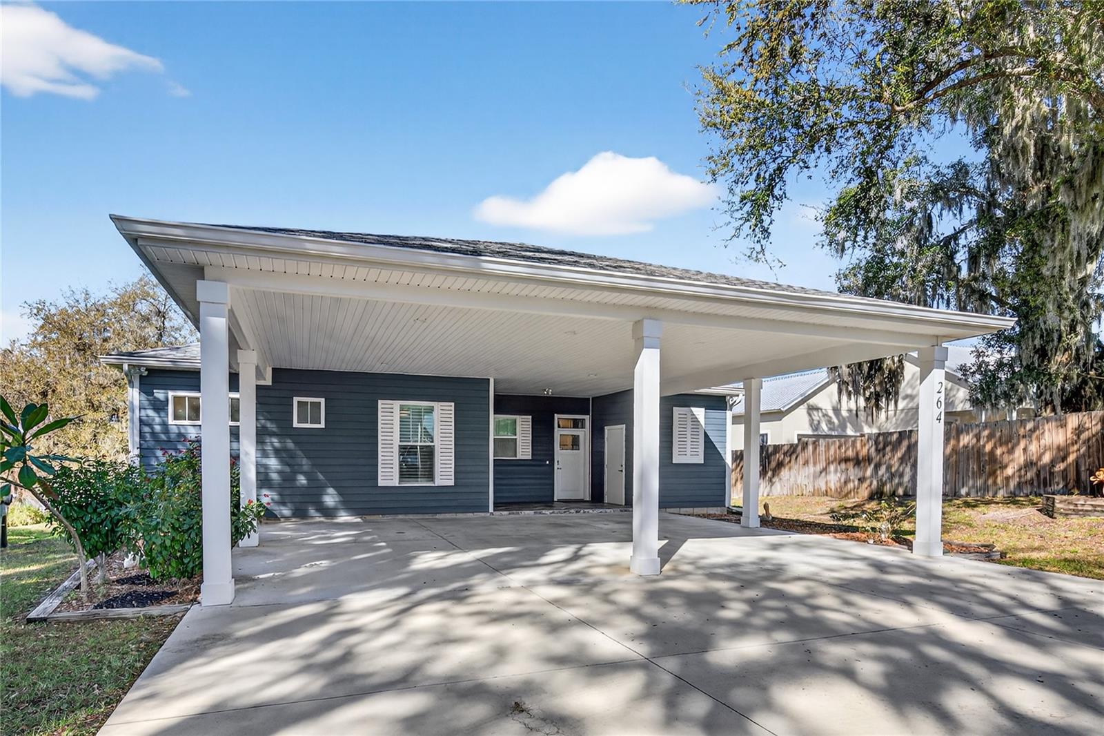 260 Central, Umatilla, FL 32784