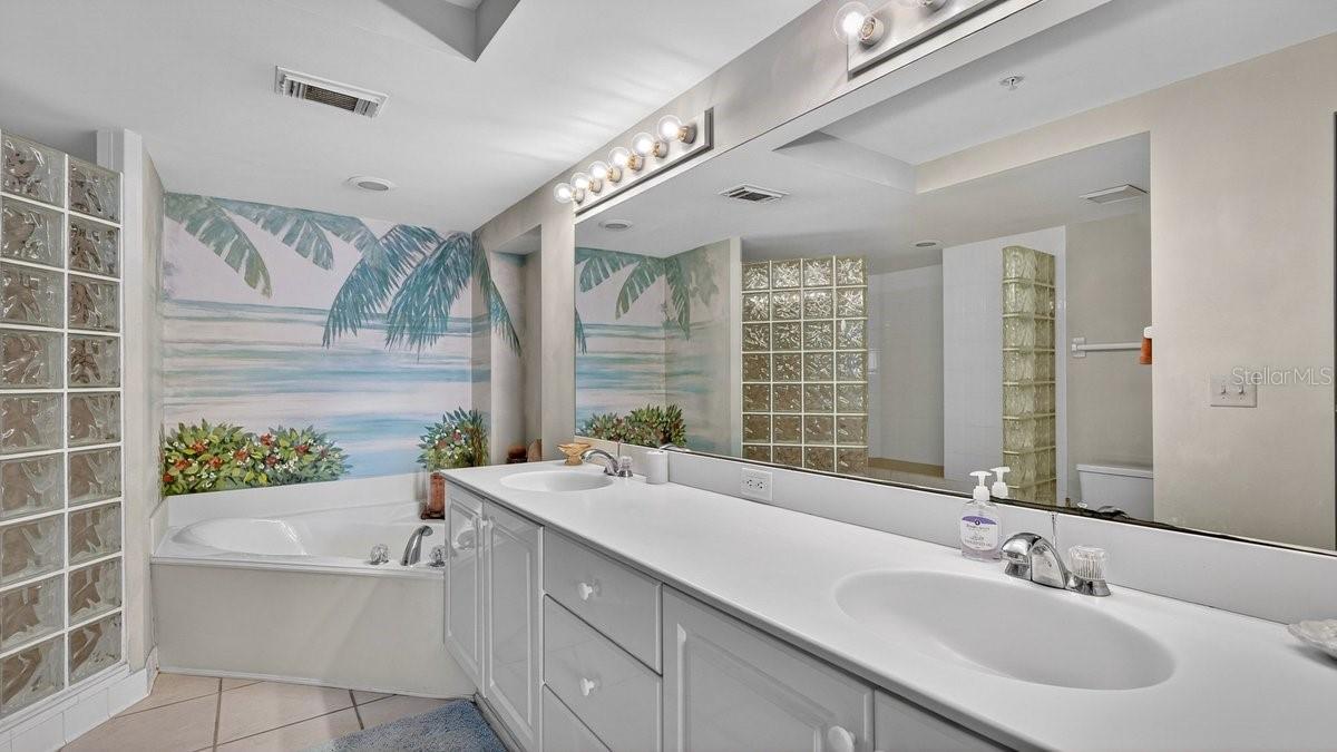 3425 Atlantic Unit 1706, Daytona Beach, FL 32118