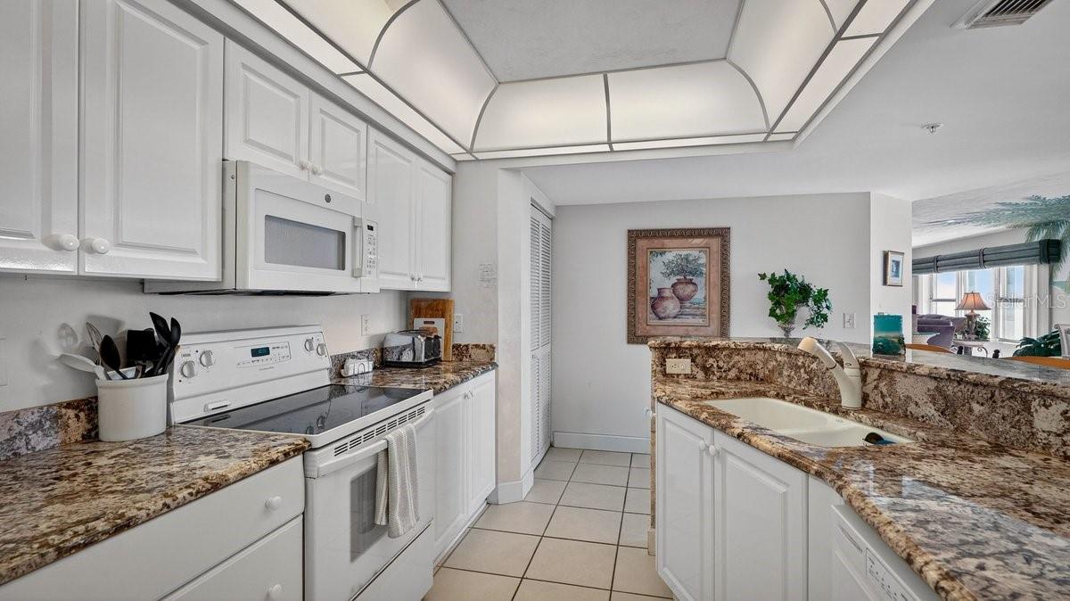 3425 Atlantic Unit 1706, Daytona Beach, FL 32118