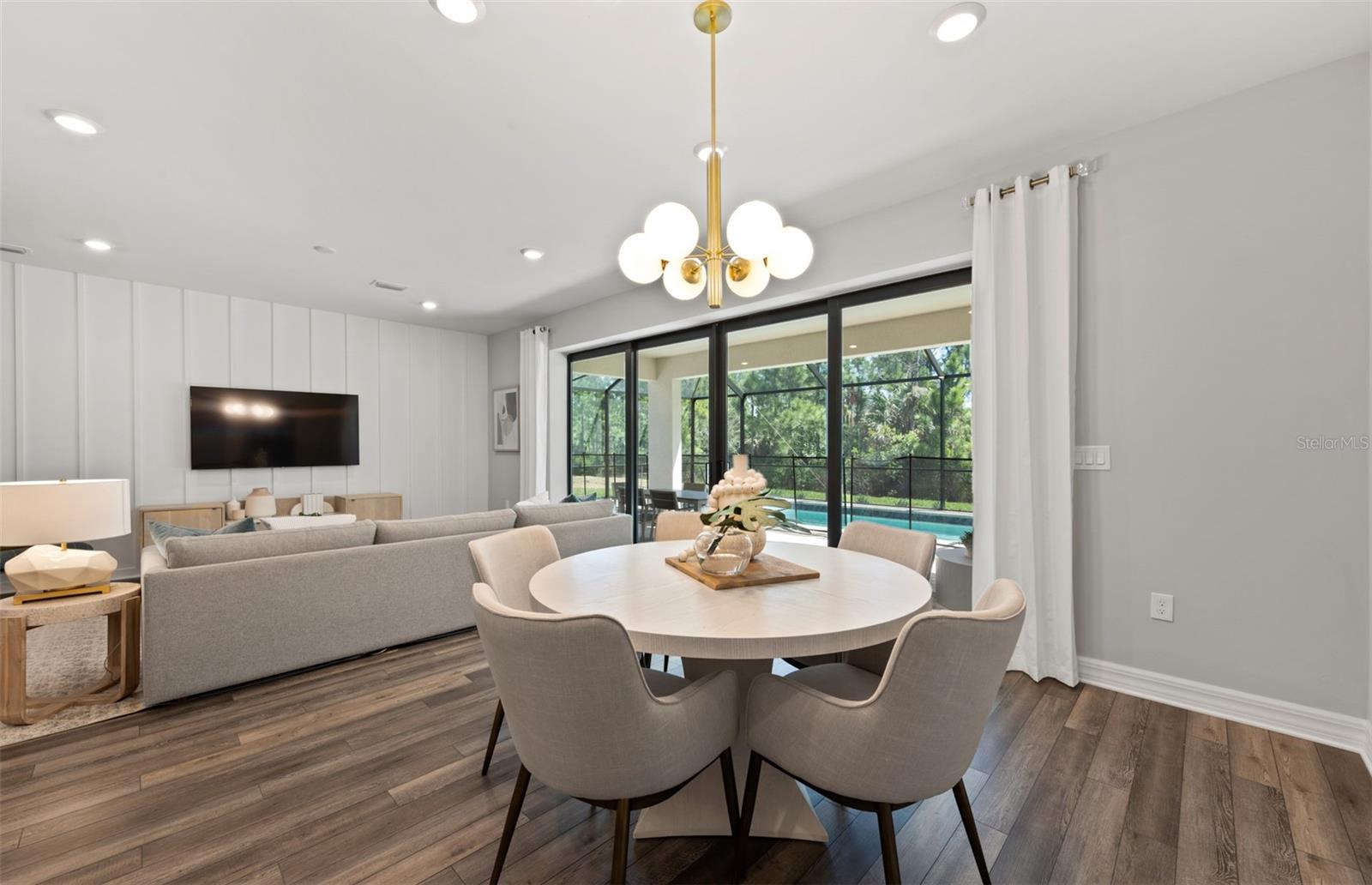 7433 Summer, Sarasota, FL 34231