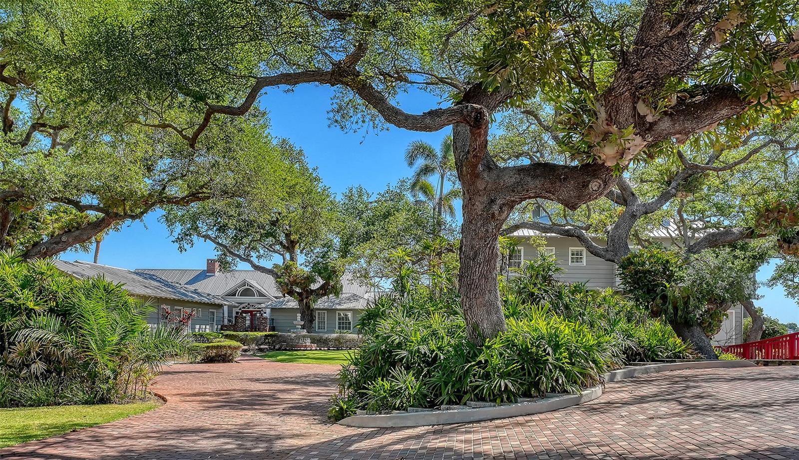 1249 Basin, Sarasota, FL 34242