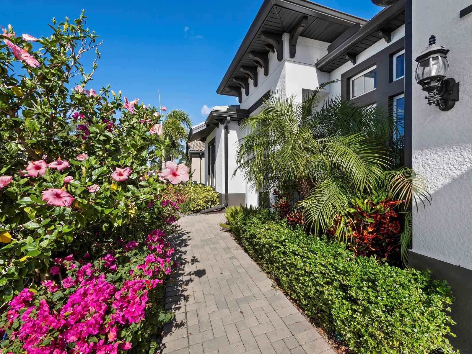 6129 Lungo Lago, Sarasota, FL 34241