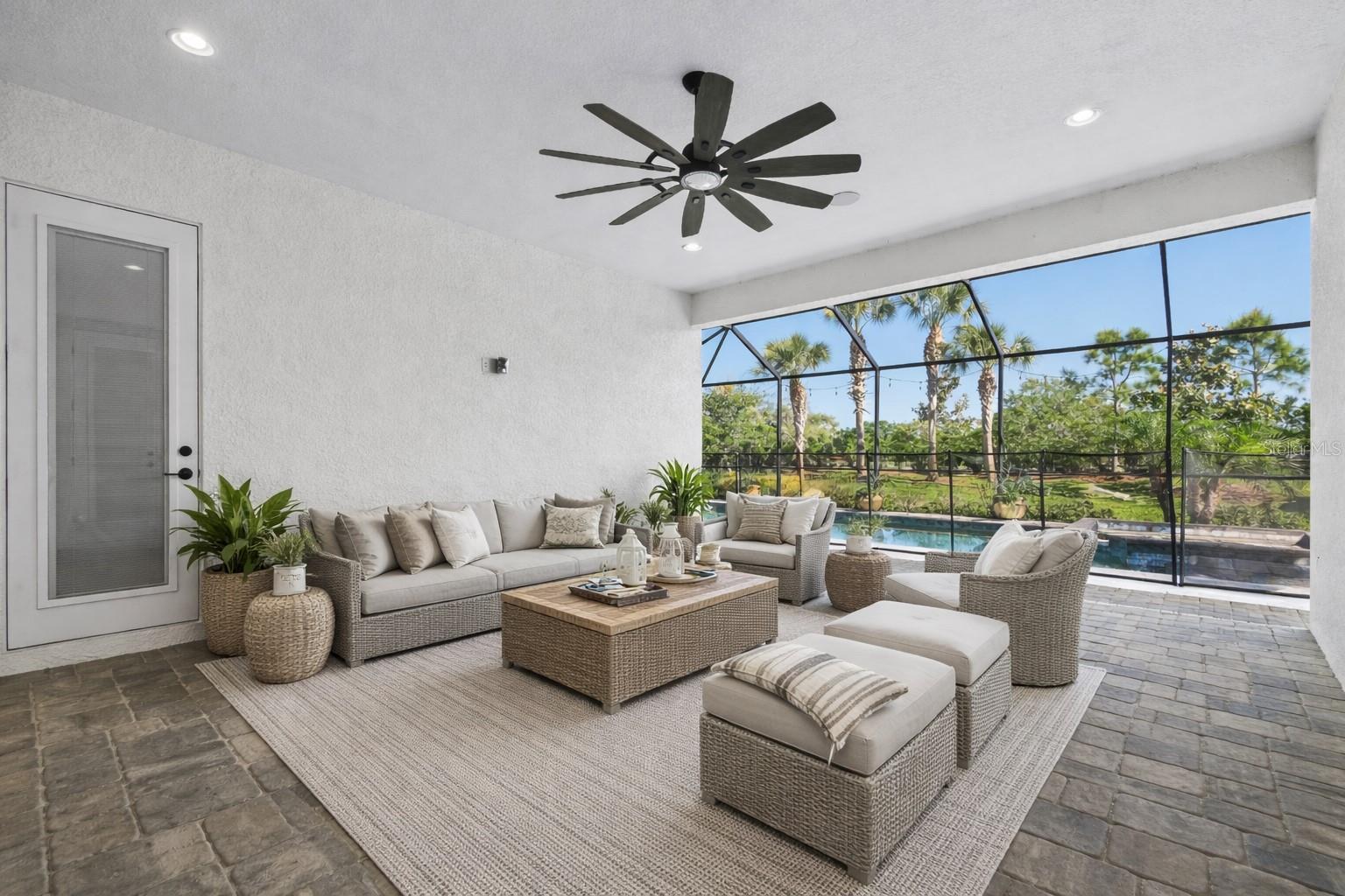 6129 Lungo Lago, Sarasota, FL 34241