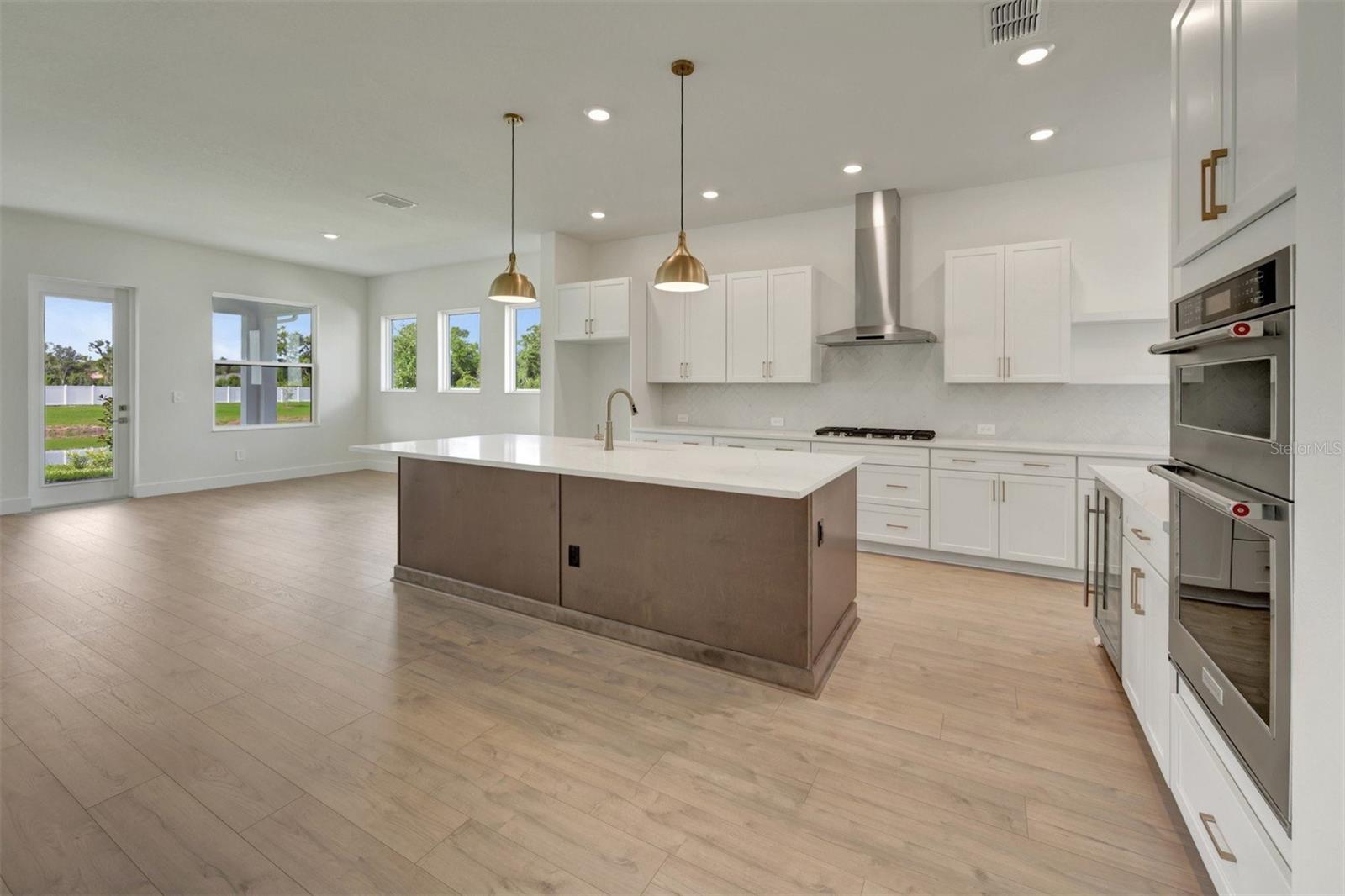 7249 Meadowshade, Sarasota, FL 34241