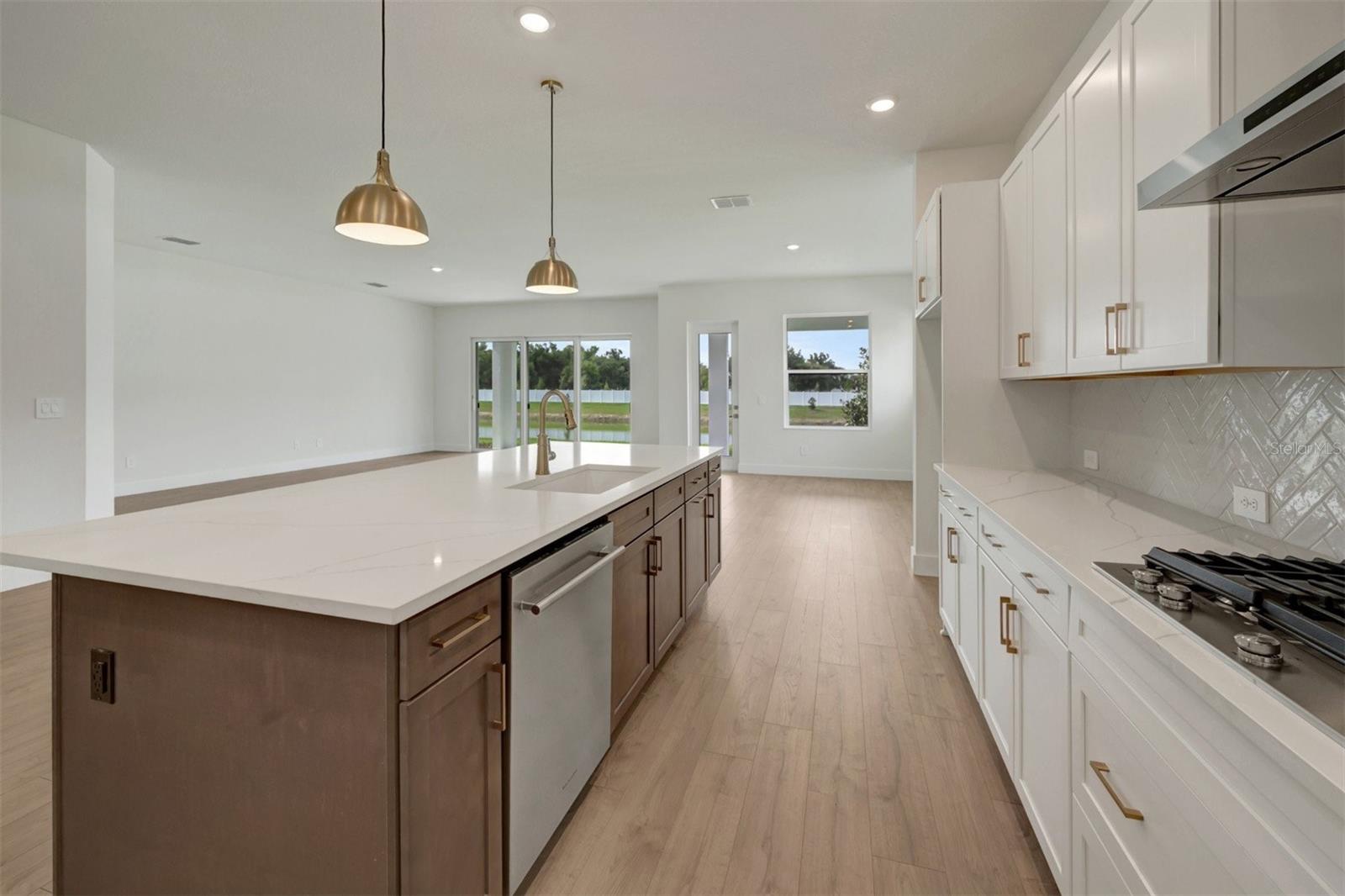 7249 Meadowshade, Sarasota, FL 34241