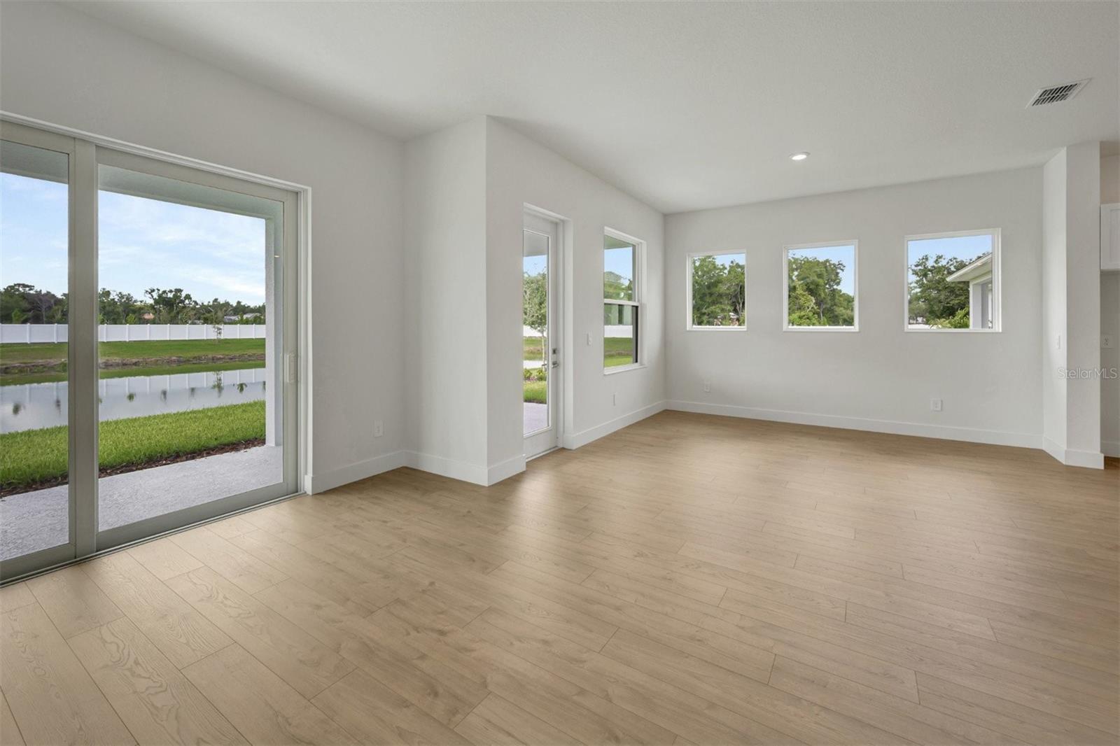 7249 Meadowshade, Sarasota, FL 34241