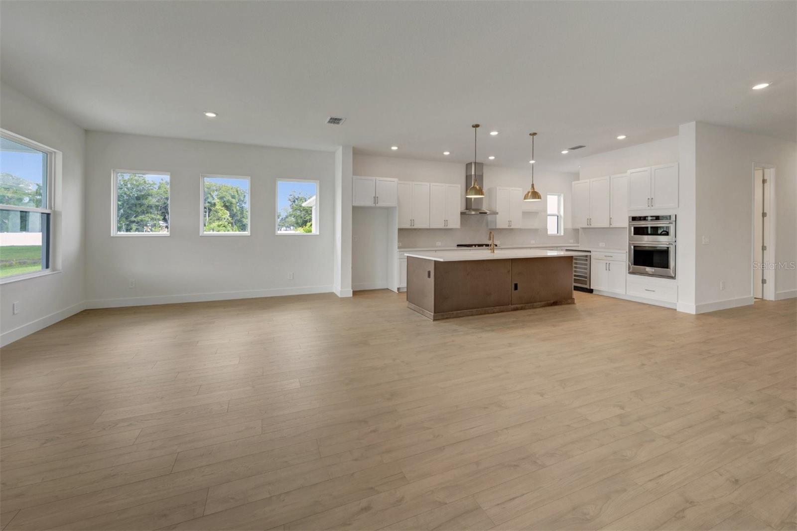 7249 Meadowshade, Sarasota, FL 34241