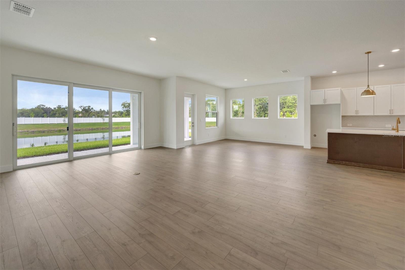 7249 Meadowshade, Sarasota, FL 34241