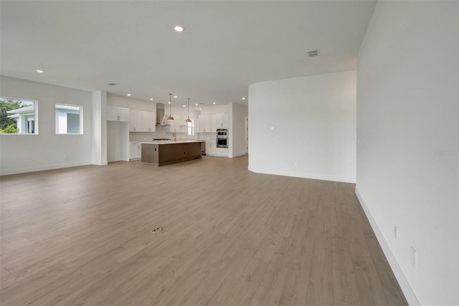 7249 Meadowshade, Sarasota, FL 34241