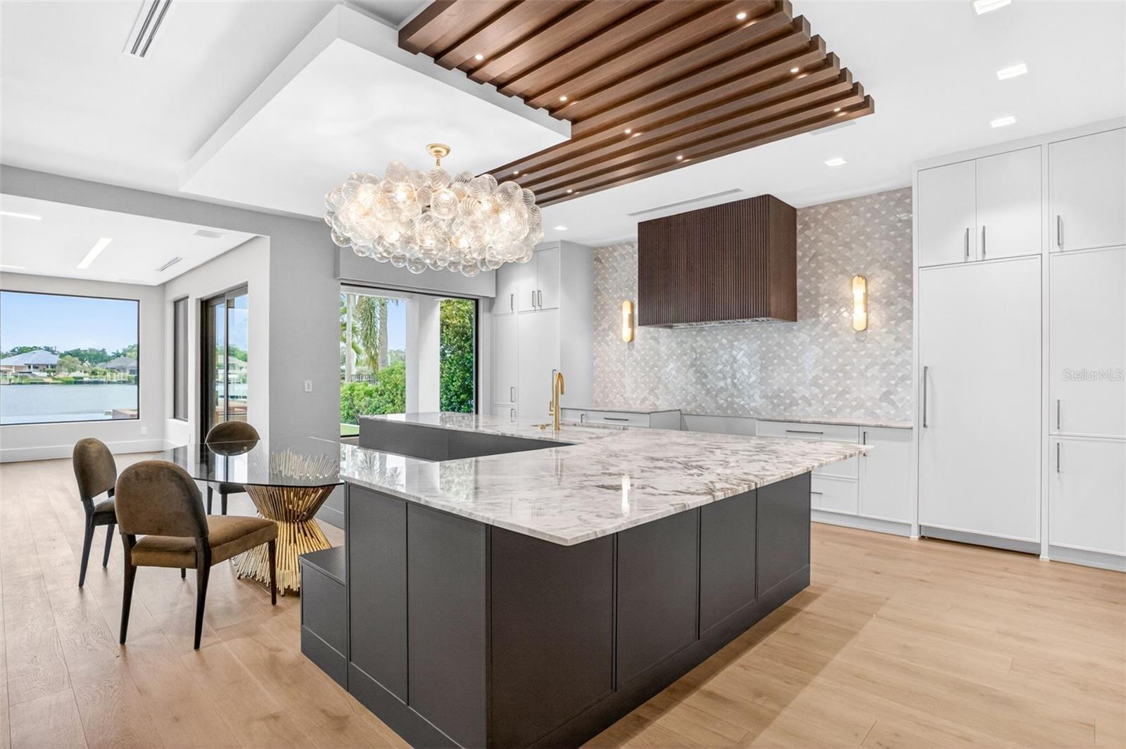460 Coffee Pot Riviera, St Petersburg, FL 33704