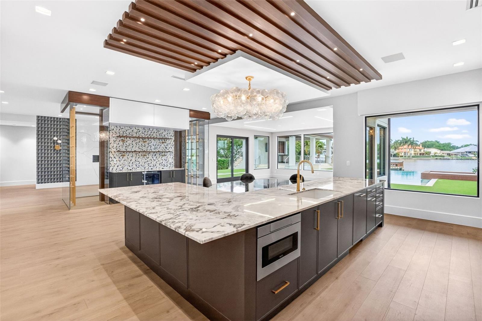 460 Coffee Pot Riviera, St Petersburg, FL 33704
